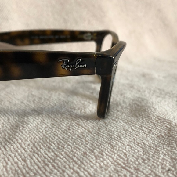 Ray-Ban Tortoiseshell Wayfarers - Picture 2 of 3